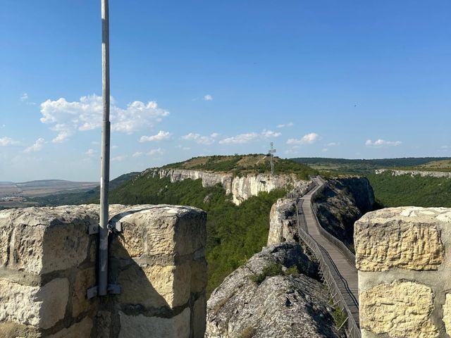 крепостна стена в близост до Варна - снимка