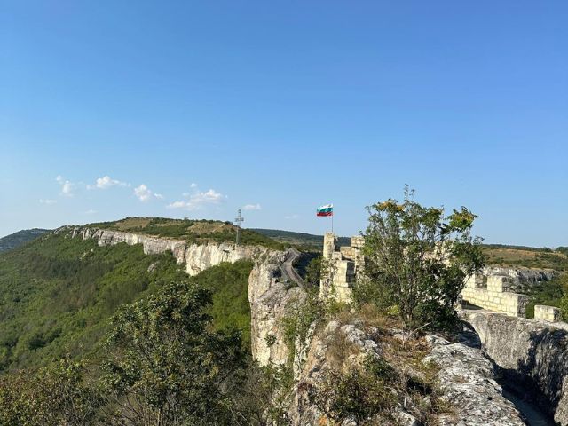 крепост в местност близо до Варна - снимка