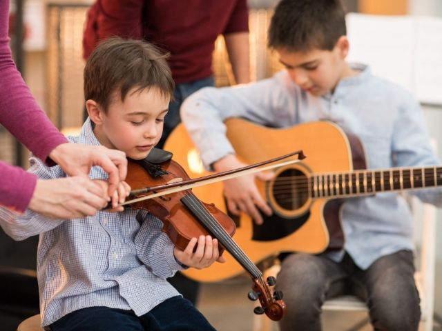3 музикални урока за дете на музикален инструмент по избор или уроци по пеене за деца - снимка