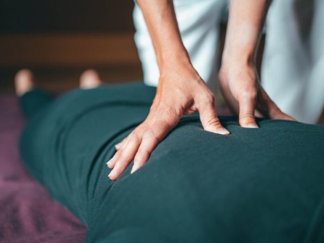традиционен тайландски масаж за мъже - снимка 