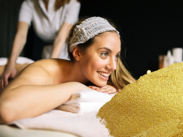 Голд масаж Златно момиче снимка
