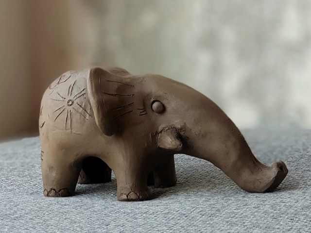 керамичен предмет изработен в творческа работилница - снимка