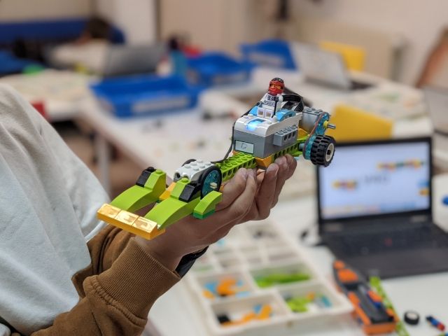 Робо Лего Парти за 10 деца - ваучер за детски рожден ден