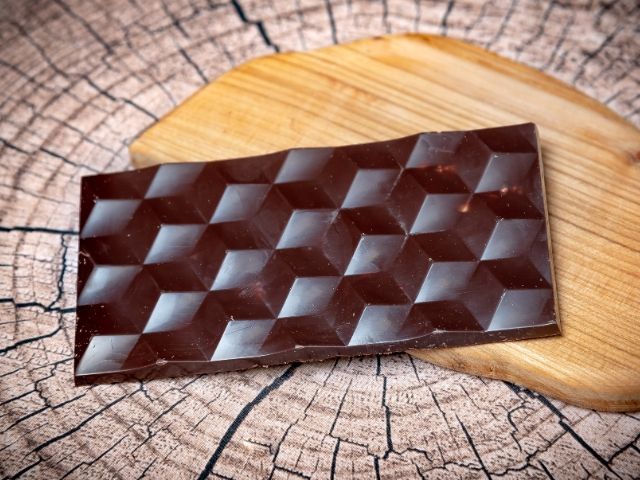 шоколад върху дъска - снимка