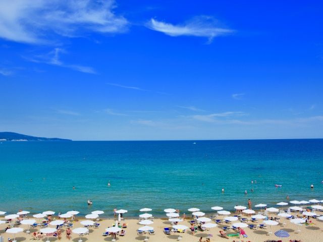 гледка на плажа от тераста на хотел - снимка 