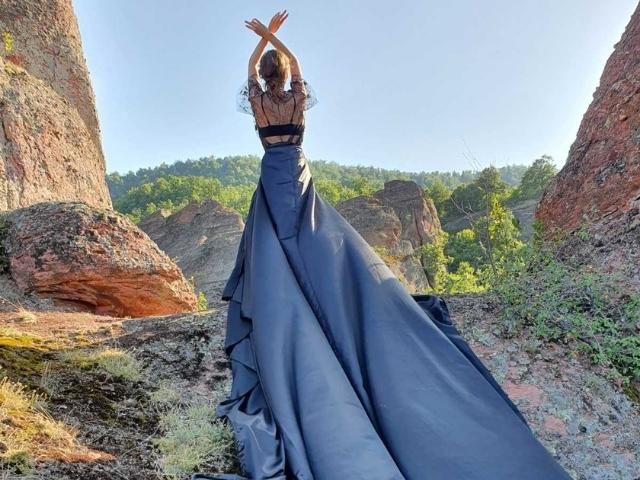 Фотосесия с flying dress на Белоградчишките скали - Gift Tube - снимка