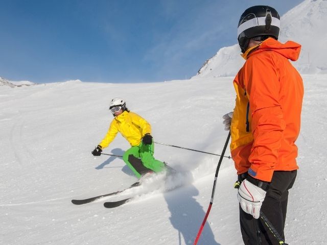 Индивидуален урок по ски или сноуборд с осигурена екипировка снимка