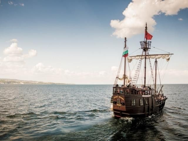 Разходка с пиратски кораб за двама - снимка