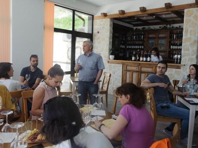 Дегустациа на вино във Вила Мелник - снимка