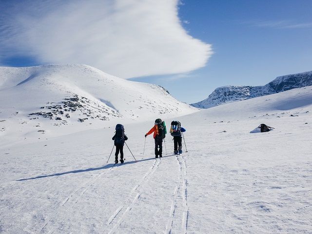 Полудневен зимен планински преход с водач - ваучер за преживяване