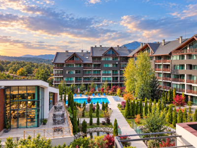 хотел Local Stay
